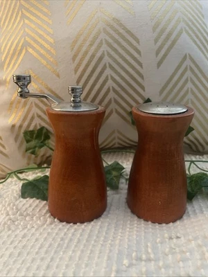 Винтажный MCM Olde Thompson деревянный солонка и перец мельница 4» комплект ретро  - Изображение 1 из 4