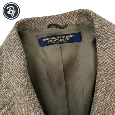1980's 40 R Brooks Brothers " Brooks Gate "  Light Brown Speckled Tweed Blazer - Image 1 of 4