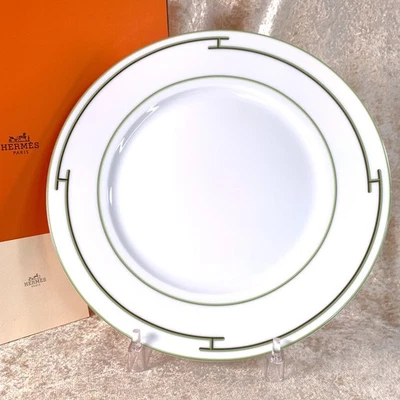 Hermes Paris Dinner Plate Rhythm Rythme Green White Porcelain 27 cm w/Box - Image 1 of 4