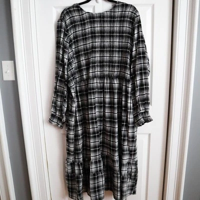 Vestido longo Terra & Sky feminino plus size com mangas tamanho 3x preto e branco xadrez chalé - Imagem 1 de 4