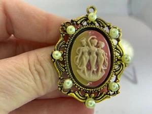 Cameo Bi-Color 3 Fairies Dancing Pearls Vintage Gold Brooch Pendant M-0036 - Picture 1 of 3