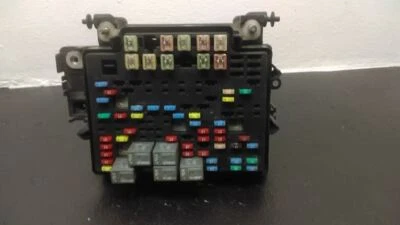 03-06 Unidad de relé de caja de fusibles del motor Cadillac Escalade OEM 15201930 Foto 1 de 4