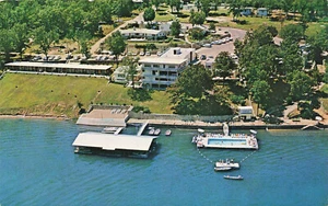 OSAGE BEACH MO HAGGEDORNS KIRKWOOD LODGE FROM AIR 1964 VINTAGE POSTCARD 101223 S - Picture 1 of 2
