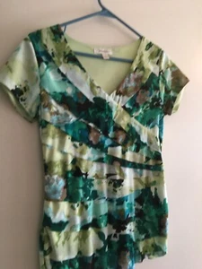 Dress Barn Bluse klein Stufen Blumen V-Ausschnitt - Bild 1 von 7