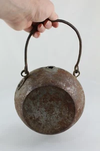 Antigua ACEITERA Cantimplora de PASTOR Metalica, Tamaño Mediano. Etnografia - Imagen 1 de 5