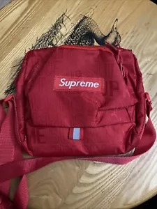 Supreme Umhängetasche von Cordura Rot - Bild 1 von 7