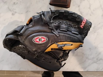 Easton Typhoon T13-T Baseball Softball Glove Size 13" RHT Right Hand Throw - Image 1 of 4