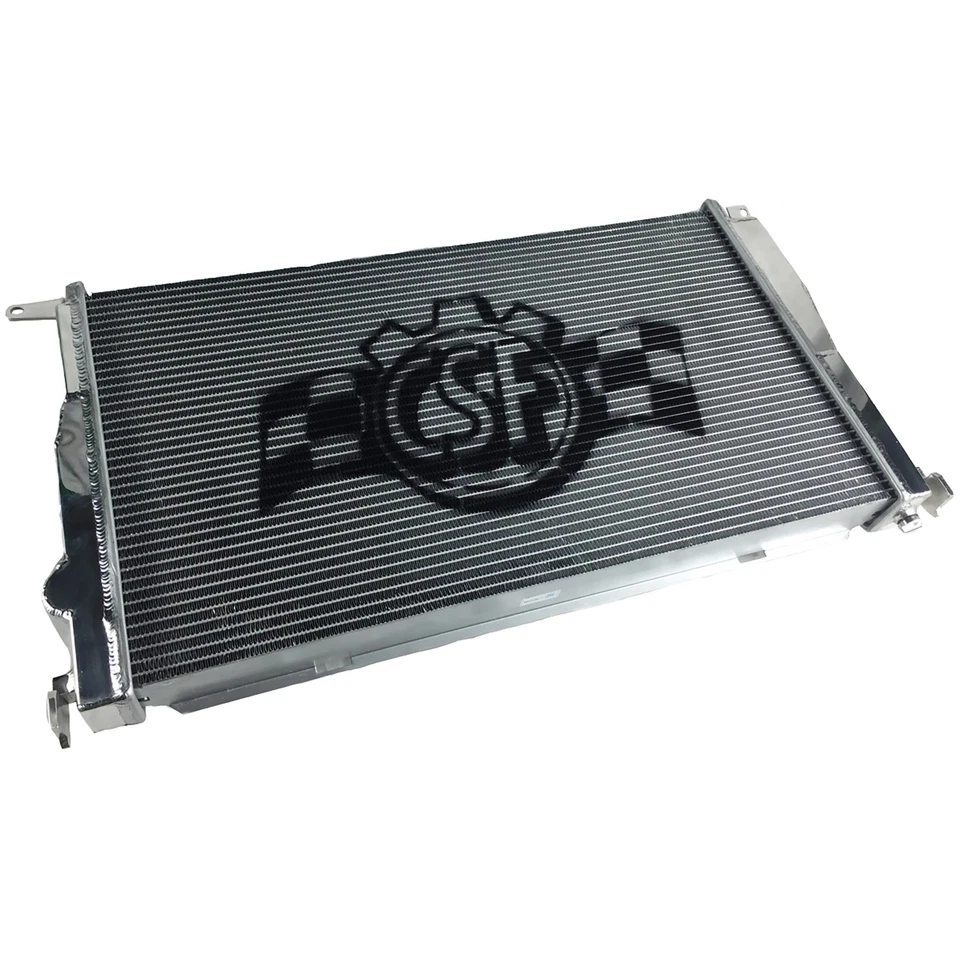 Radiador de rendimiento CSF 7046 para BMW 335i 2005-2013 / 2006-13 135i / 2008-16 Z4 Foto 1 de 4