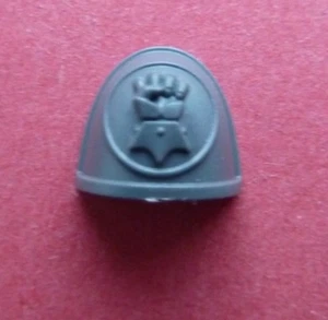 Space Marine PRIMARIS IMPERIAL FIST SHOULDER PAD (C) - Bits 40K - Picture 1 of 1