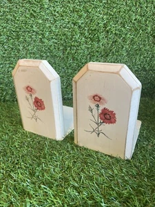 White Wooden Bookend Pair - Distressed White - Flower Design Boho Garden Rustic - Picture 1 of 5