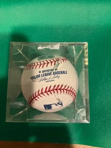 Baseball autographed CUBS Castro, Colvin, Cashman - Picture 1 of 4