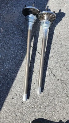 CURRIE 9" FORD 63" STREET ROD REAR AXLES W/TORINO FLANGED CE-UHR56INX - Image 1 of 4
