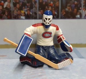JEFF HACKETT 1999 Modellino portiere hockey starting lineup - MONTREAL CANADIENS - Foto 1 di 3