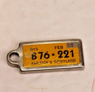 WISCONSIN 1958 Mini License Plate Key Chain Ring DAV Disabled Veterans B76-221 - Image 1 of 4