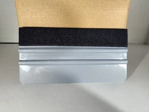 Perthlin Vinyl Decal Squeegee Gray 6 Inch With Extra Felt Pad Included - Bild 1 von 3