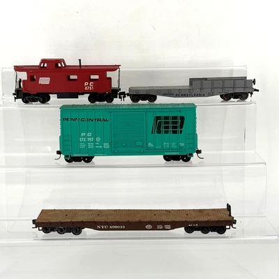 HO Athearn Roco PC Penn Central NYC Freight Car Lot: Boxcar, Flat Car, Caboose - Image 1 of 4
