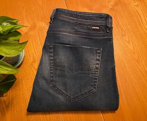 HERREN DIESEL DNA TEPPHAR SCHMALE KAROTTE GERADE BLAU DENIM ITALIEN JEANS 32 X 34 GEBRAUCHT, IN EINWANDFREIEM ZUSTAND - Bild 1 von 12