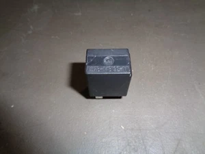 05 FORD FOCUS ORIG FUSE RELAY (A1-2-2-1) - Picture 1 of 4