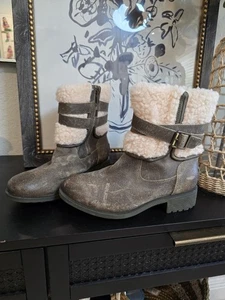 GORGEOUS WARM UGG's Australia Women's Blayre II Espresso Fur Lined Boots Size 6 - Picture 1 of 10