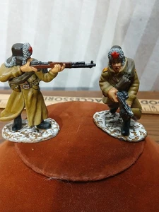 KING & COUNTRY 1999 RUSSIANS ARMY SOVIET Rifle Solider Man Set USED B 27 & Box - Picture 1 of 6