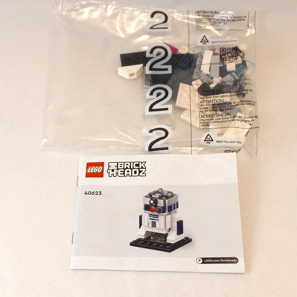 LEGO Star Wars BRICKHEADZ R2-D2 Brickhead figure from Endor Heroes set 40623 - Image 1 of 4