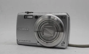 FUJIFILM FINEPIX F100fd Fuji film digital camera - Picture 1 of 4