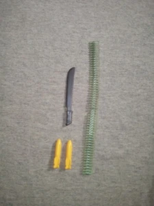 Vintage Rambo Lot: Gripper Figure, 2 Skywolf Rockets , Machete, Ammo Coleco 1986 - Picture 1 of 11