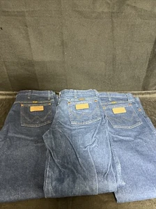 WRANGLER Jeans Lot Of 3 2-32x32 & 1-30x32 Cowboy Cut Dark Wash RN# 130273 - Picture 1 of 8