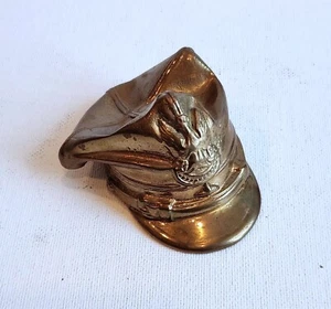 Cappello berretto militare vintage metallo ottone fusione PESO CARTA Rogatywka Polonia anni '30 - Foto 1 di 9