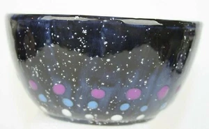 Ciotola rotonda 5,5" blu scuro con punti colorati nuova fatta e dipinta a mano anni 80 - Foto 1 di 6
