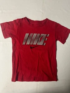 Nike T-Shirt Boys 6 Active Red White Signature Logo Crew Neck Tee - Picture 1 of 3