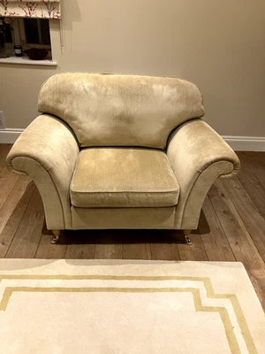 Laura Ashley Mortimer Snuggle Chair in excellent condition  - Image 1 of 4