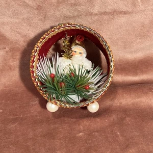 Vintage Santa Claus Diorama Christmas Ornament - Picture 1 of 9