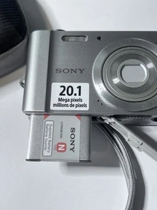 Sony Cyber-shot DSC-W800 20.1 MP Digital Camera - Silver Working Perfect - Picture 1 of 10