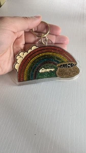 Schlüsselanhänger 80er Jahre Kunststoff fantastischer Regenbogen und Topf mit Gold - Bild 1 von 3