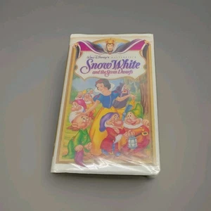 Snow White and the Seven Dwarfs (VHS) VTG  - Picture 1 of 3