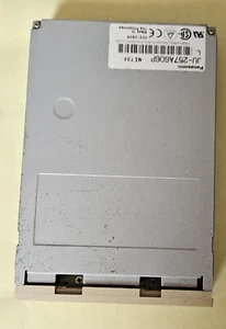 Panasonic 3.5" Floppy Disk Drive FDD JU 257A606P 1.44MB Model Beige - Afbeelding 1 van 5