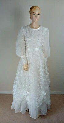 VINTAGE 70S WHITE BEADED LACE GOTHIC VICTORIAN WEDDING DRESS 10 - Image 1 of 4