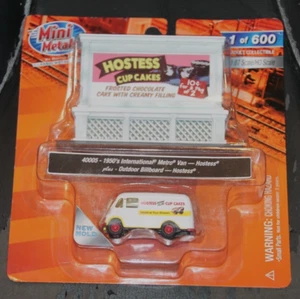 CMW Mini Metals 40005 1950s International Metro Van -HOSTESS plus Outdoor BillBD - Picture 1 of 1