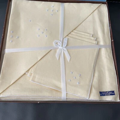VTG Linen 5 Pcs Tea Set Tablecloth 42x42 & 4 Napkins Embroidery Gold Belgium NEW - Image 1 of 4