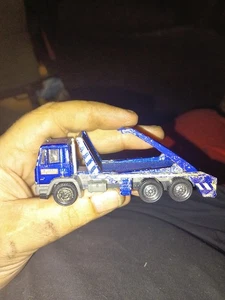 Leyland  DAF Skip Loader Dumpster Trash Truck 1/64 Scale Diorama Model - Picture 1 of 5