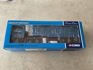 Volquete a granel Corgi CC12426 Volvo FH Globetrotter Douglas F Mitchell LTD- 1:50 - Imagen 1 de 7