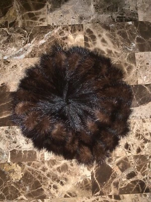 Vintage Gwenn Pennington Exclusive Mink Fur Pill Box Hat Excellent Condition 23” - Image 1 of 4
