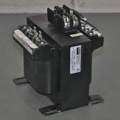 DAÑADO - Dayton Control Transformer 31EJ57, 208V/240V/480V AC a 120V AC, 1 kVA Foto 1 de 4