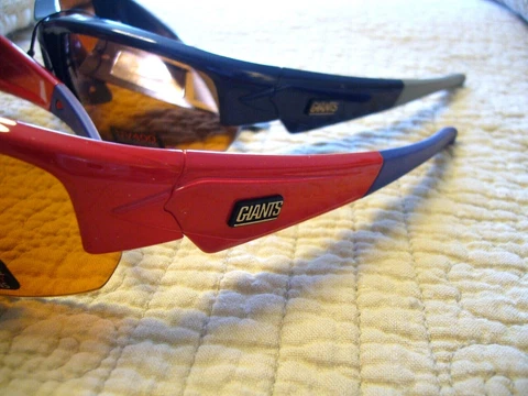 New York GIANTS Sunglasses Superbowl NFL FOOTBALL Sports SHATTER-PROOF 1/2 RIM Cover