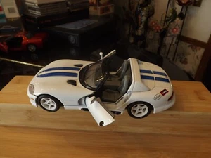 Burago, Viper RT/10, White, 1/24-Pre-owned - Picture 1 of 4