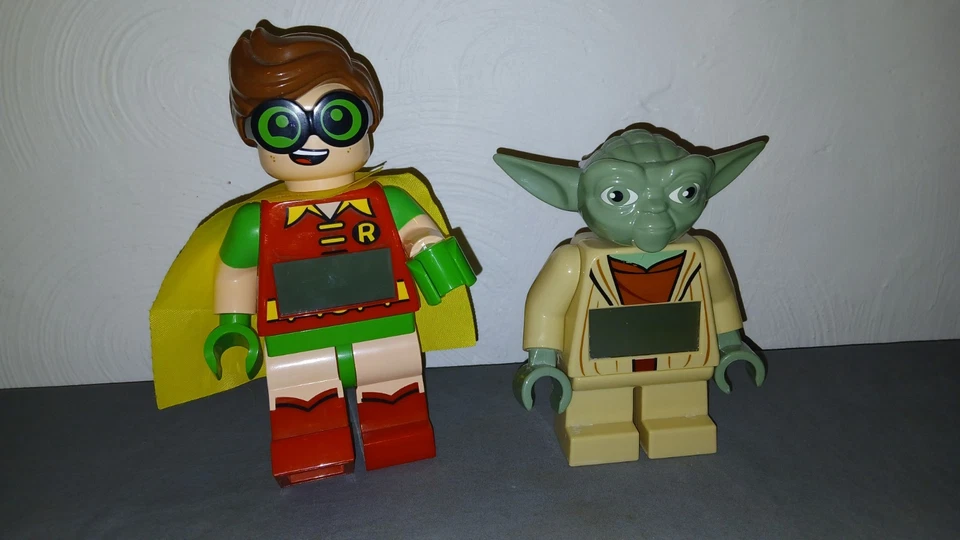 9英寸蝙蝠侠电影罗宾和7英寸星球大战尤达乐高时钟 — 第 1/4 张图片