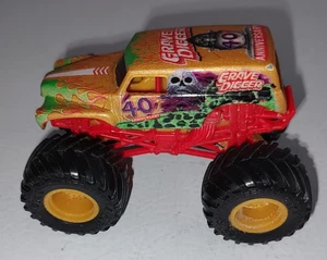 Monster Jam Grave Digger 1:64- 40 Aniversario Oro Exclusivo Usado - Imagen 1 de 5