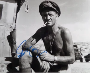 SIR JOHN MILLS AUTOGRAPHED 10 X 8 PHOTOGRAPH. - Picture 1 of 2