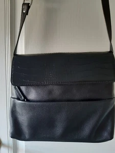 schwarze Umhängetasche mit austauschbaren Überschlag, 30 x 20 x 9 cm, neu - Bild 1 von 10